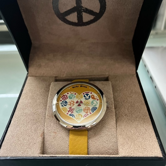 Lucky Brand Watch Lucky In Love Peace to All Everywhere - Picture 1 of 9